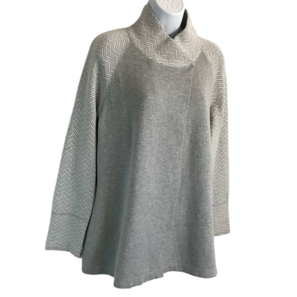 Max Studio Women’s M Heather Gray Chevron Trim Cowl 2-Snap Neck Sweater in EUC - Picture 9 of 16